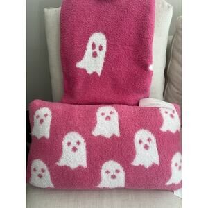Cupcakes and Cashmere Viral Halloween Ghost Hot Pink Blanket and Pillow Set New